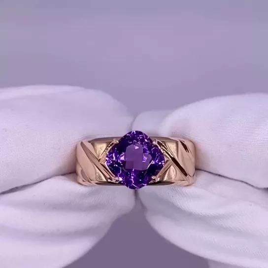 Кольцо с топазом из золота